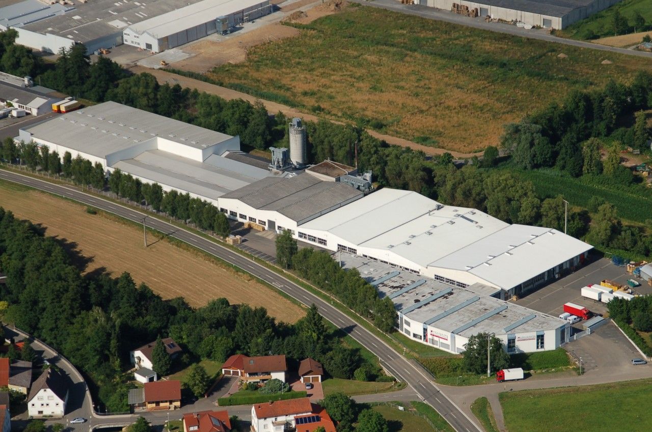 umdasch Deutschland verlagert Fertigung und Logistik – Vertrieb und Projektmanagement bleiben umdasch Deutschland verlagert Fertigung und Logistik – Vertrieb und Projektmanagement bleiben