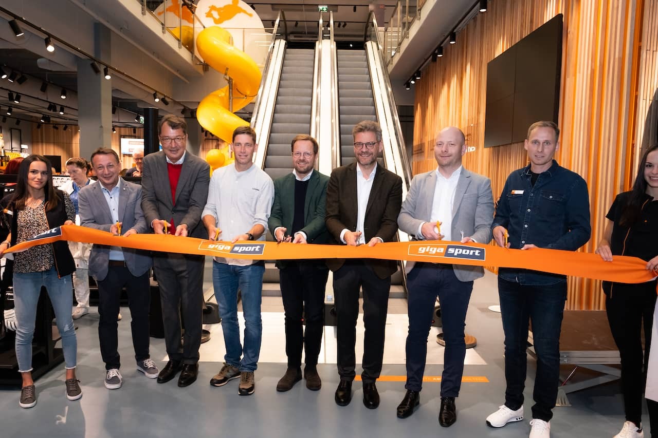 Für 3 Mio. Euro modernisiert: Gigasport Innsbruck eröffnet neu Für 3 Mio. Euro modernisiert: Gigasport Innsbruck eröffnet neu