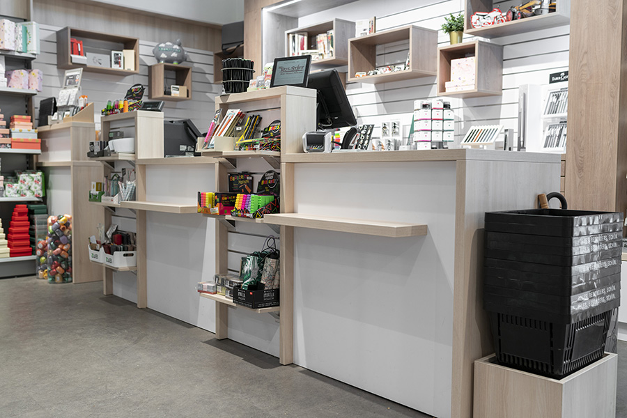 Ladenbau Projekt TSC Regal- und Ladenbau GmbH Ladenbau Projekt TSC Regal- und Ladenbau GmbH